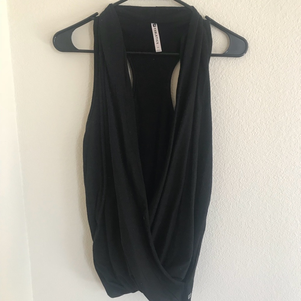 BLACK FABLETICS WORKOUT TOP
